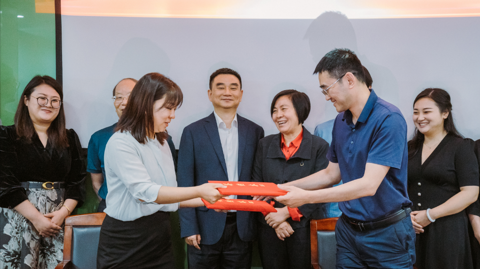 强强联合丨J9国际站 J9生物海外BD战略合作签约